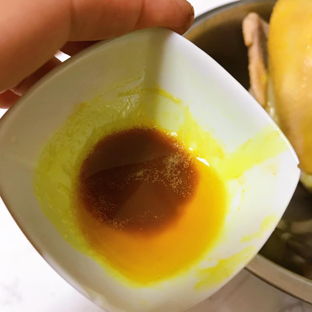 Luộc gà da vàng ươm hấp dẫn, chỉ cần dùng thứ nước này - Hình 5 Luoc ga da vang uom hap dan, chi can dung thu nuoc nay-Hinh-5