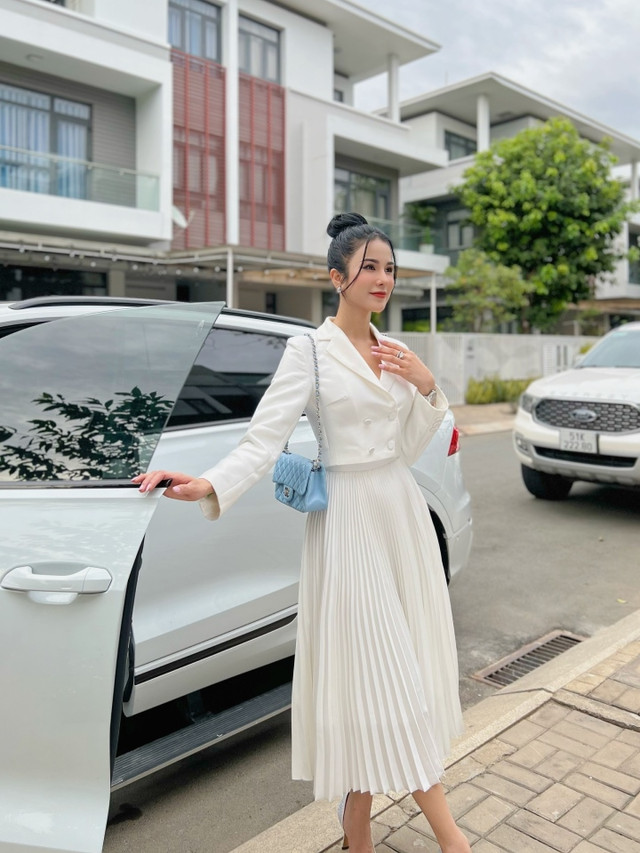 Diệp Lâm Anh được mẹ tặng nhà để nuôi con sau ly hôn Diep Lam Anh duoc me tang nha de nuoi con sau ly hon