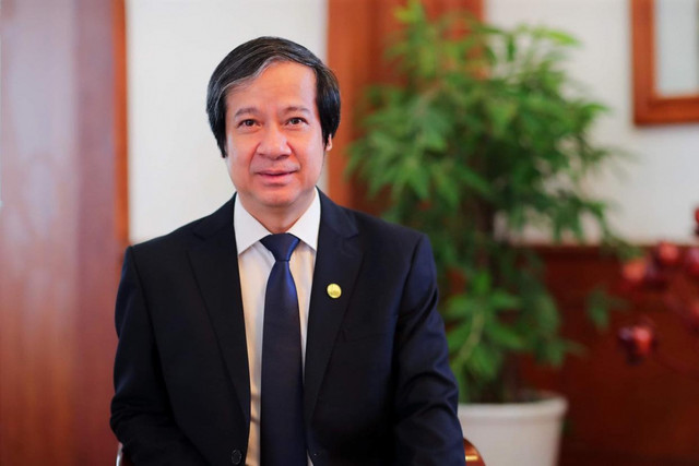 Bộ trưởng Bộ GD-ĐT: Sẽ có chuyển biến về thu nhập của giáo viên - Hình 2 Bo truong Bo GD-DT: Se co chuyen bien ve thu nhap cua giao vien-Hinh-2
