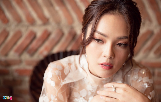 Dương Cẩm Lynh nợ 6 tỷ đồng, bị chặn đường đòi tiền Duong Cam Lynh no 6 ty dong, bi chan duong doi tien