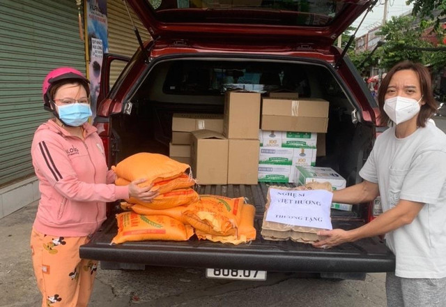 Việt Hương bị đồn "ôm tiền từ thiện trốn sang Mỹ", chồng nói gì? - Hình 4 Viet Huong bi don