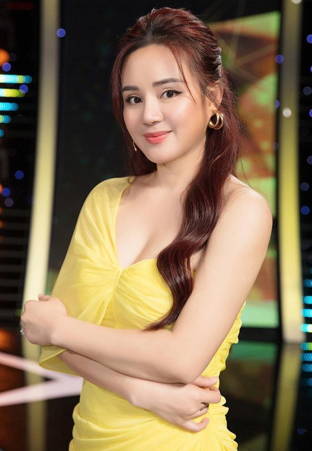 Vy Oanh chửi sốc nữ đại gia, tố đu bám cái chết Phi Nhung - Hình 3 Vy Oanh chui soc nu dai gia, to du bam cai chet Phi Nhung-Hinh-3