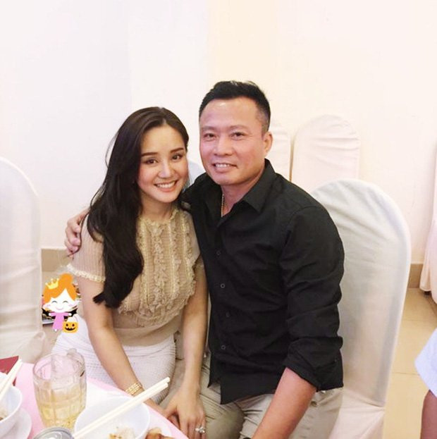 Vy Oanh chứng minh độ giàu của chồng bằng hợp đồng 180 tỷ - Hình 2 Vy Oanh chung minh do giau cua chong bang hop dong 180 ty-Hinh-2