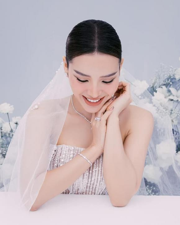 Phương Trinh Jolie: '1 tháng tôi kiếm chục tỷ, tiêu chí đàn ông 100 triệu' - Hình 3 Phuong Trinh Jolie: '1 thang toi kiem chuc ty, tieu chi dan ong 100 trieu'-Hinh-3