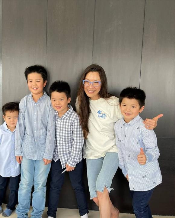Dương Tử Quỳnh: Cuộc sống thăng hoa dù đính hôn 17 năm không đám cưới - Hình 10 Duong Tu Quynh: Cuoc song thang hoa du dinh hon 17 nam khong dam cuoi-Hinh-10