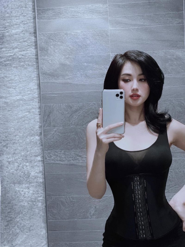 Tâm Tít “lão hoá ngược“: Trẻ trung từ nhan sắc tới phong cách thời trang - Hình 3 Tam Tit “lao hoa nguoc“: Tre trung tu nhan sac toi phong cach thoi trang-Hinh-3