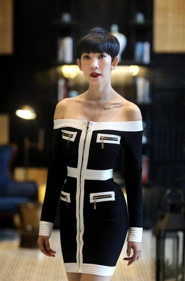 Một nghệ sĩ quên thiệp khi ăn cưới Bình An - Phương Nga Mot nghe si quen thiep khi an cuoi Binh An - Phuong Nga