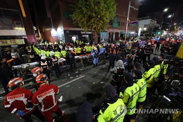 Giẫm đạp ở Seoul: Nguyên nhân khiến hơn 150 người tử nạn - Hình 3 Giam dap o Seoul: Nguyen nhan khien hon 150 nguoi tu nan-Hinh-3