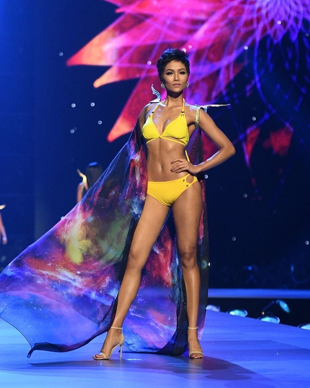 H'Hen Niê được Chủ tịch Miss Universe gọi là "Á hậu 3" - Hình 2 H'Hen Nie duoc Chu tich Miss Universe goi la