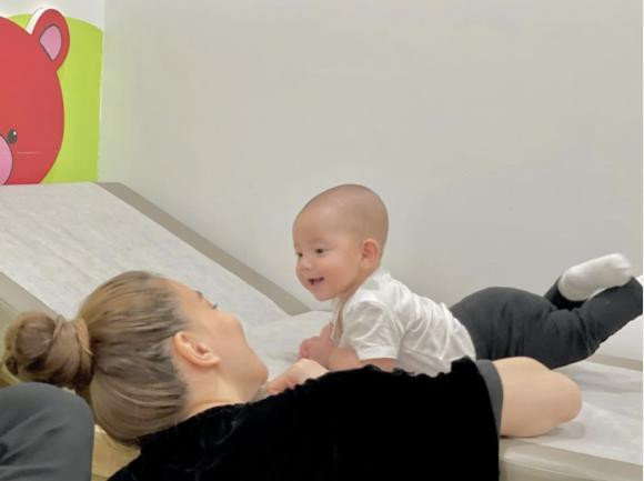 Bố bỉm sữa cực xịn sò, cuối cùng Kim Lý vẫn nhận kết đắng - Hình 3 Bo bim sua cuc xin so, cuoi cung Kim Ly van nhan ket dang-Hinh-3