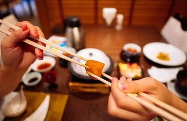 Vì sao cổ nhân luôn kiêng xới cơm 1 lần? - Hình 4 Vi sao co nhan luon kieng xoi com 1 lan?-Hinh-4