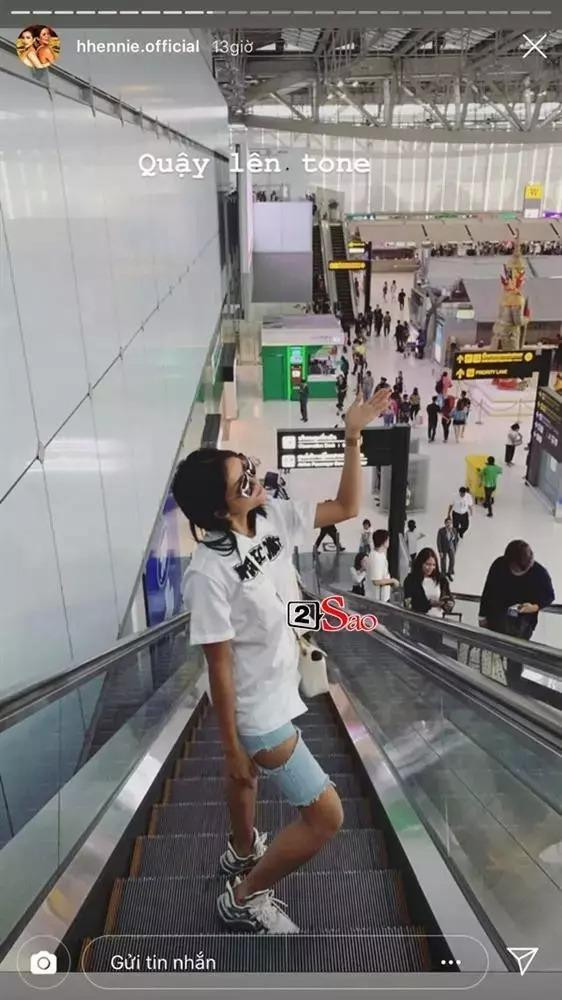 H'Hen Niê liên tục mặc lại đồ cũ đến nhàu nhĩ - Hình 9 H'Hen Nie lien tuc mac lai do cu den nhau nhi-Hinh-9