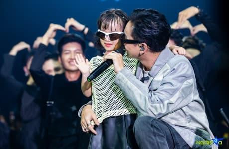 Là nghệ sĩ nổi tiếng, dàn sao Việt này vẫn bị con chiếm spotlight - Hình 2 La nghe si noi tieng, dan sao Viet nay van bi con chiem spotlight-Hinh-2