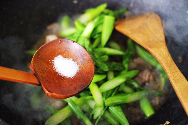 Loại rau mệnh danh "rau hoàng đế", 150.000 đồng/kg, ăn cực bổ - Hình 7 Loai rau menh danh
