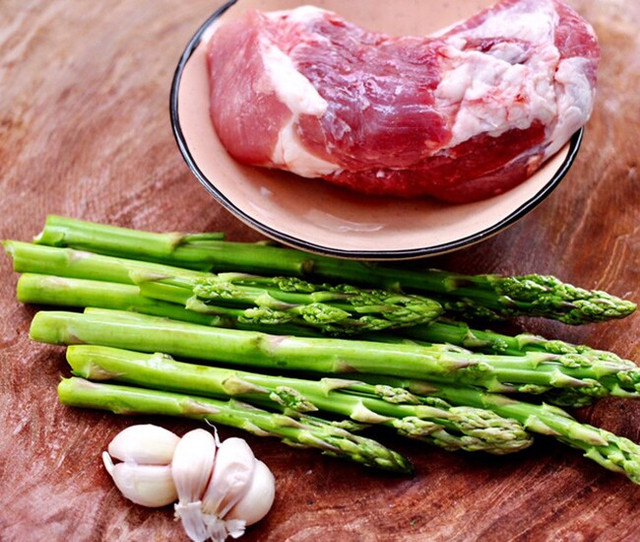 Loại rau mệnh danh "rau hoàng đế", 150.000 đồng/kg, ăn cực bổ Loai rau menh danh