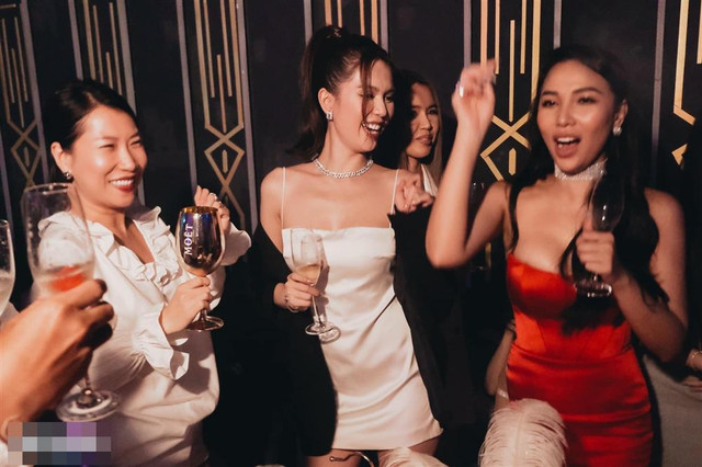 Rộ nghi vấn Vũ Khắc Tiệp và Linh Chi cạch mặt nhau - Hình 3 Ro nghi van Vu Khac Tiep va Linh Chi cach mat nhau-Hinh-3
