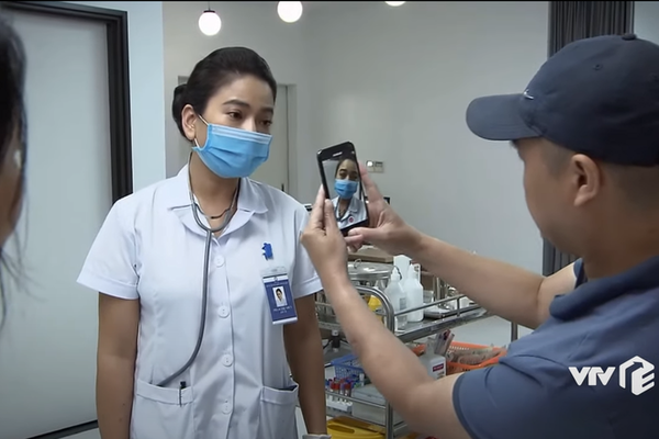 Thúy Hằng lên tiếng khi "Lửa ấm" vừa lên sóng đã "no gạch đá" - Hình 3 Thuy Hang len tieng khi