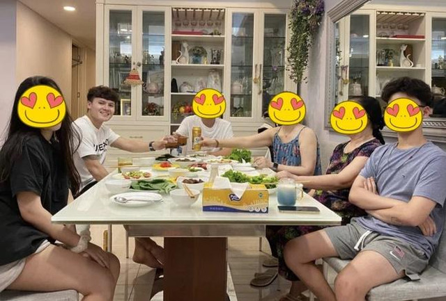 Bố vợ tương lai lộ diện, ngoại hình khiến con rể Quang Hải ngại - Hình 8 Bo vo tuong lai lo dien, ngoai hinh khien con re Quang Hai ngai-Hinh-8