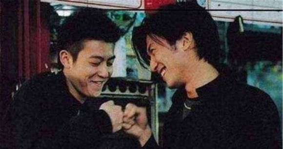 Cổ nhân dặn: 'Vợ của bạn không nên dòm ngó', vế sau còn kinh điển hơn Co nhan dan: 'Vo cua ban khong nen dom ngo', ve sau con kinh dien hon