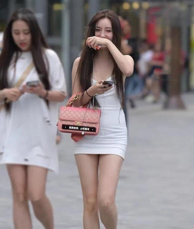 Ảnh chụp lén phụ nữ bị bán tràn lan trên mạng ở Trung Quốc - Hình 2 Anh chup len phu nu bi ban tran lan tren mang o Trung Quoc-Hinh-2