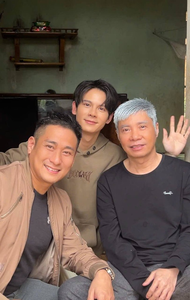 Hình ảnh mới của NSND Công Lý sau biến cố sức khỏe Hinh anh moi cua NSND Cong Ly sau bien co suc khoe