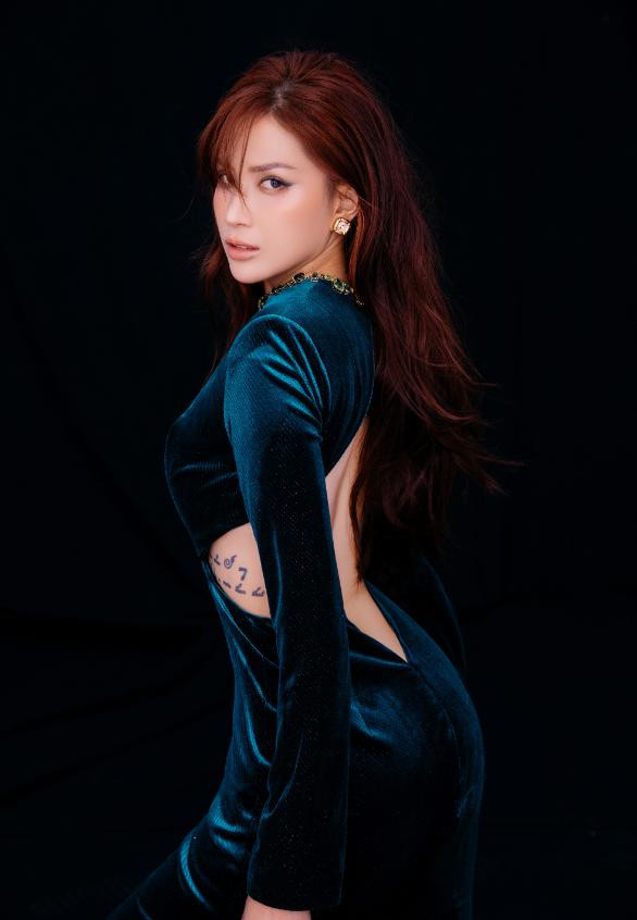 Cuộc sống khác nhau của 3 “kiều nữ làng hài” Vbiz - Hình 6 Cuoc song khac nhau cua 3 “kieu nu lang hai” Vbiz-Hinh-6