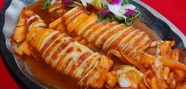 Top đặc sản tươi ngon, hút du khách tại hòn đảo Quảng Ninh - Hình 2 Top dac san tuoi ngon, hut du khach tai hon dao Quang Ninh-Hinh-2