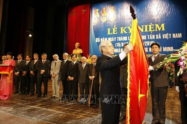 Tổng Bí thư Nguyễn Phú Trọng – Người thầy gần gũi của những người làm báo Tong Bi thu Nguyen Phu Trong – Nguoi thay gan gui cua nhung nguoi lam bao