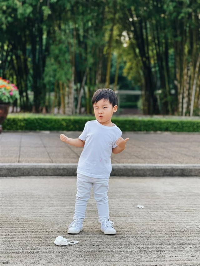 Phản ứng Hòa Minzy khi được khuyên nhanh có bạn trai - Hình 6 Phan ung Hoa Minzy khi duoc khuyen nhanh co ban trai-Hinh-6