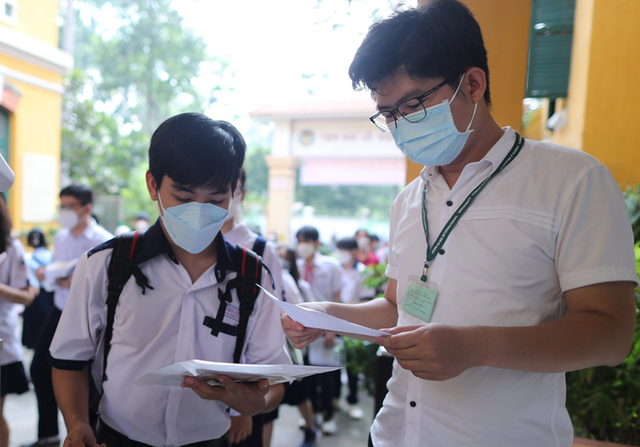 Sốc với điểm thi lớp 10, học sinh giỏi cũng có thể rớt - Hình 3 Soc voi diem thi lop 10, hoc sinh gioi cung co the rot-Hinh-3