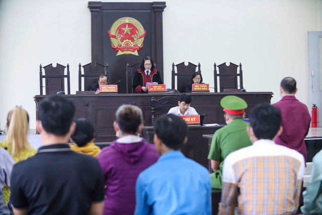Đâm chết anh họ vì nhiều lần thấy sàm sỡ vợ mình Dam chet anh ho vi nhieu lan thay sam so vo minh
