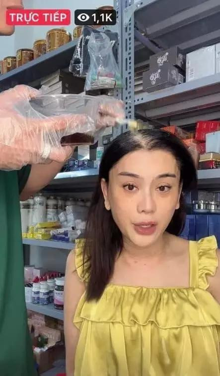 Lâm Khánh Chi lộ dấu hiệu lão hóa dù bỏ 1 tỷ đồng tân trang - Hình 10 Lam Khanh Chi lo dau hieu lao hoa du bo 1 ty dong tan trang-Hinh-10