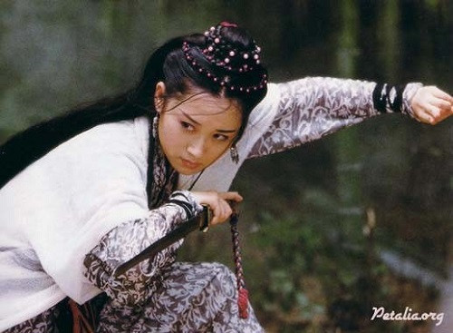 8 mỹ nhân có võ công cao cường nhất kiếm hiệp Kim Dung - Hình 4 8 my nhan co vo cong cao cuong nhat kiem hiep Kim Dung-Hinh-4
