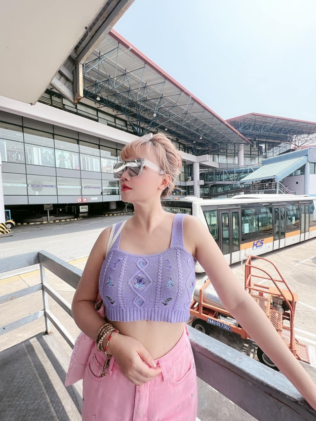 Vẻ gợi cảm của "vợ Giám đốc CDC Đông Bình" Đào Hoàng Yến - Hình 5 Ve goi cam cua