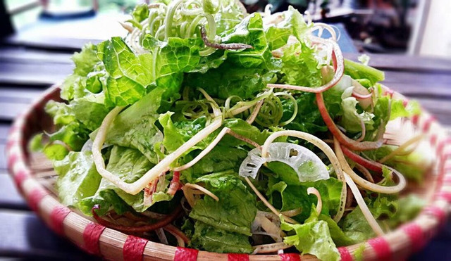 Tiết canh và những món ăn khoái khẩu tiềm ẩn nguy cơ nhiễm sán - Hình 5 Tiet canh va nhung mon an khoai khau tiem an nguy co nhiem san-Hinh-5
