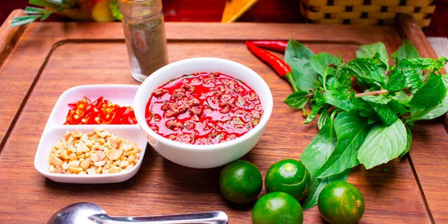 Ăn tiết canh nguy cơ nhiễm loạt bệnh nguy hiểm An tiet canh nguy co nhiem loat benh nguy hiem
