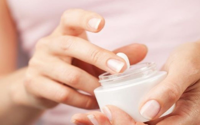 Lý do thu hồi lô mỹ phẩm sáp nẻ Vaseline hoa hồng Ly do thu hoi lo my pham sap ne Vaseline hoa hong