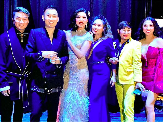 Đàm Vĩnh Hưng phản ứng ra sao khi gặp lại vợ cũ tại Mỹ? Dam Vinh Hung phan ung ra sao khi gap lai vo cu tai My?