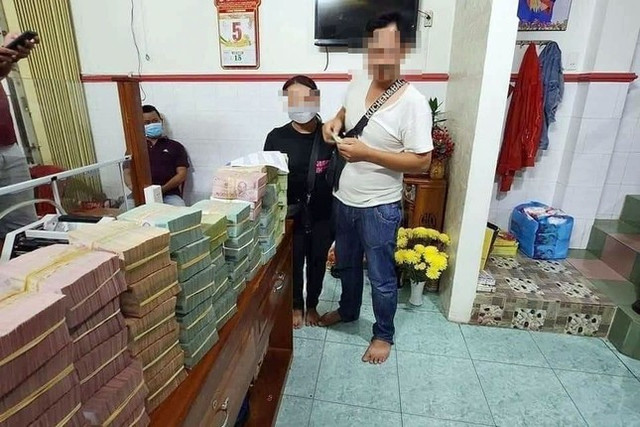 Chia sẻ của chủ đại lý bán 14 tờ vé số trúng độc đắc 28 tỷ Chia se cua chu dai ly ban 14 to ve so trung doc dac 28 ty