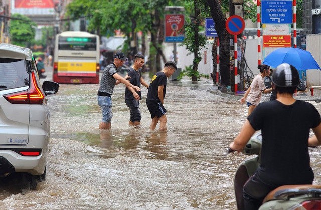 Hà Nội thất hứa, trạm bơm nghìn tỷ tiếp tục “khát nước“ - Hình 3 Ha Noi that hua, tram bom nghin ty tiep tuc “khat nuoc“-Hinh-3