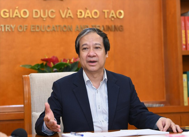 Bộ trưởng Bộ GD&ĐT Nguyễn Kim Sơn: Mong nghề luôn giữ được sự tôn nghiêm - Hình 2 Bo truong Bo GD&DT Nguyen Kim Son: Mong nghe luon giu duoc su ton nghiem-Hinh-2