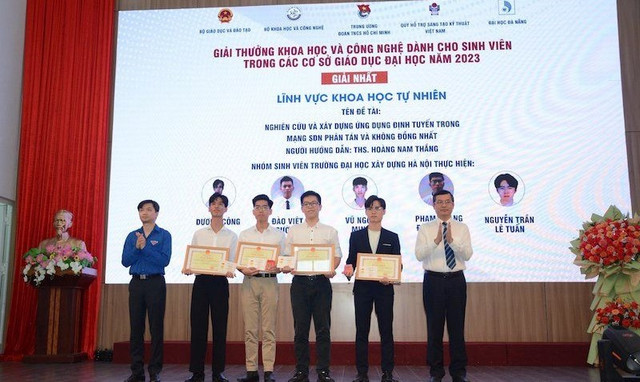 354 Giải thưởng Khoa học và công nghệ được trao cho sinh viên toàn quốc 354 Giai thuong Khoa hoc va cong nghe duoc trao cho sinh vien toan quoc