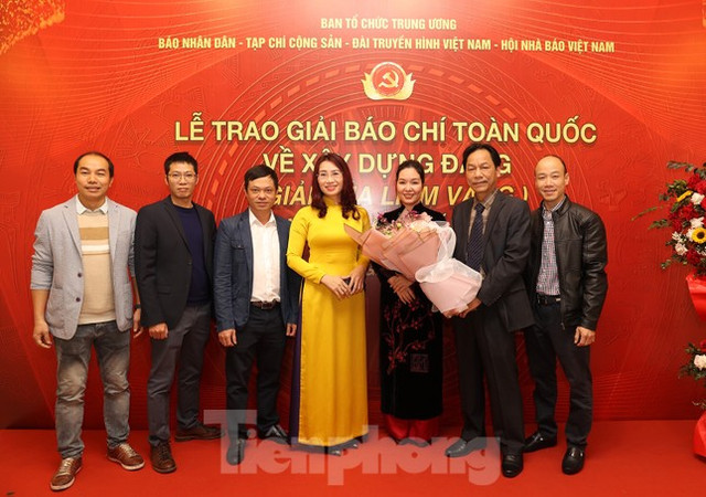 Chủ tịch Quốc hội: Báo chí tích cực đấu tranh phòng, chống tham nhũng, tiêu cực - Hình 5 Chu tich Quoc hoi: Bao chi tich cuc dau tranh phong, chong tham nhung, tieu cuc-Hinh-5