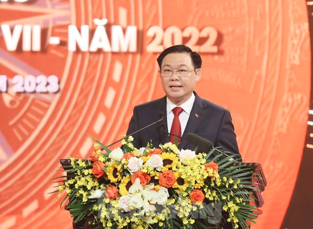 Chủ tịch Quốc hội: Báo chí tích cực đấu tranh phòng, chống tham nhũng, tiêu cực Chu tich Quoc hoi: Bao chi tich cuc dau tranh phong, chong tham nhung, tieu cuc