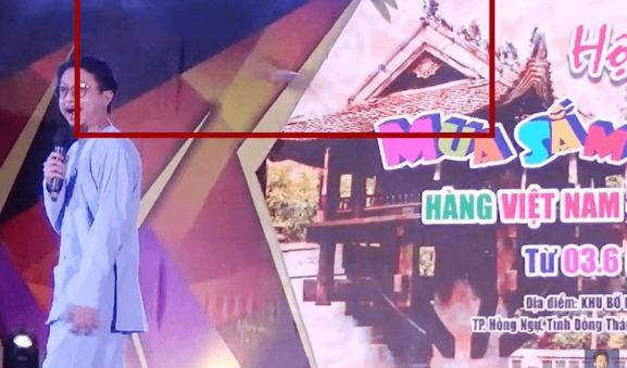 Hứa Minh Đạt và Hoài Linh bị khán giả ném đồ khi đang biểu diễn Hua Minh Dat va Hoai Linh bi khan gia nem do khi dang bieu dien
