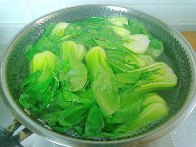 Loại rau có lượng canxi gấp 25 lần thịt, ăn nhiều tốt cho xương - Hình 7 Loai rau co luong canxi gap 25 lan thit, an nhieu tot cho xuong-Hinh-7