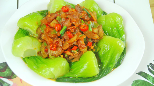 Loại rau có lượng canxi gấp 25 lần thịt, ăn nhiều tốt cho xương - Hình 16 Loai rau co luong canxi gap 25 lan thit, an nhieu tot cho xuong-Hinh-16
