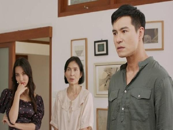 Xông vào khách sạn bắt con dâu ngoại tình, mẹ chồng suýt ngất Xong vao khach san bat con dau ngoai tinh, me chong suyt ngat