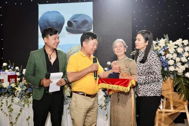 Từng phải 'bóp mồm' giảm cân, Việt Trinh giờ ăn tù tì - Hình 3 Tung phai 'bop mom' giam can, Viet Trinh gio an tu ti-Hinh-3
