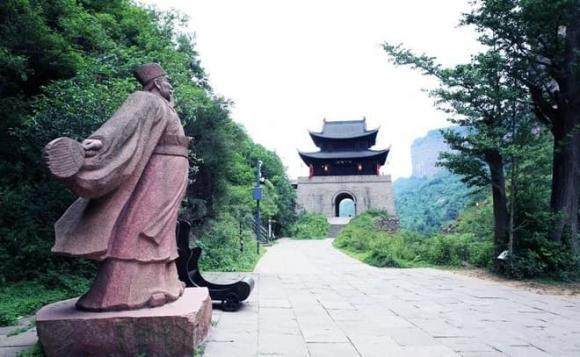Mộ Gia Cát Lượng được đào lên, cảnh tượng bên trong gây chấn động - Hình 4 Mo Gia Cat Luong duoc dao len, canh tuong ben trong gay chan dong-Hinh-4